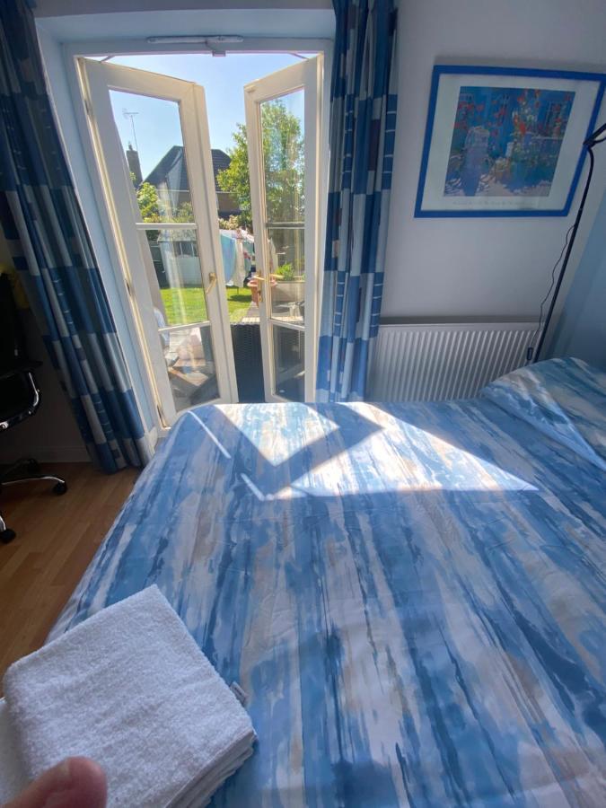 Choice Of One Double Bedroom With A Comfy Double Bed And Private En Suite For Solo Travellers Or Couples ,Or Alternatively Book Two Double Bedrooms For Families Or Friends パドック・ウッド エクステリア 写真