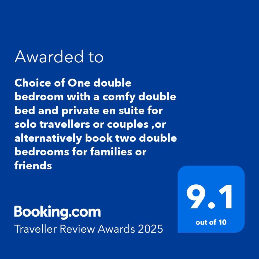 Choice Of One Double Bedroom With A Comfy Double Bed And Private En Suite For Solo Travellers Or Couples ,Or Alternatively Book Two Double Bedrooms For Families Or Friends パドック・ウッド エクステリア 写真